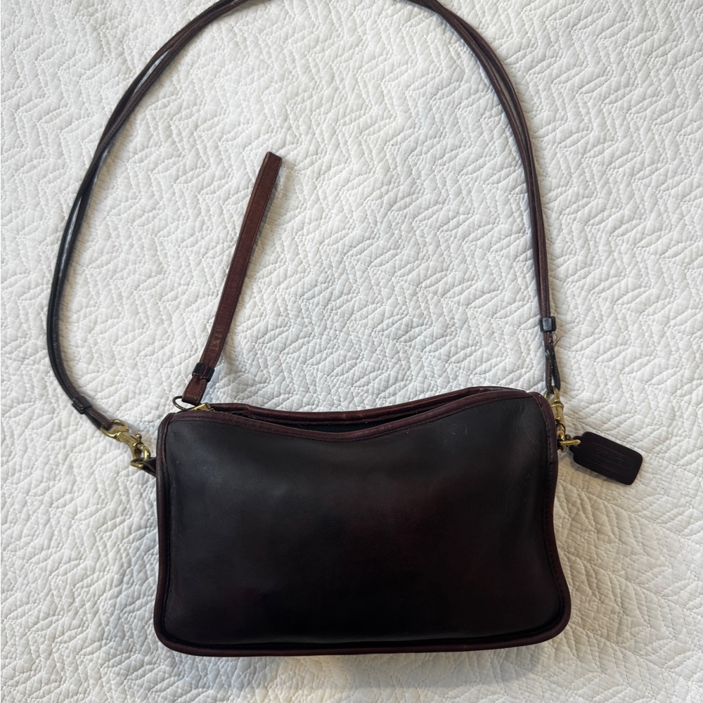 VINTAGE COACH BURGUNDY LEATHER SHOULDER BAG PURSE, WRISTLET, MADE IN NEW YORK